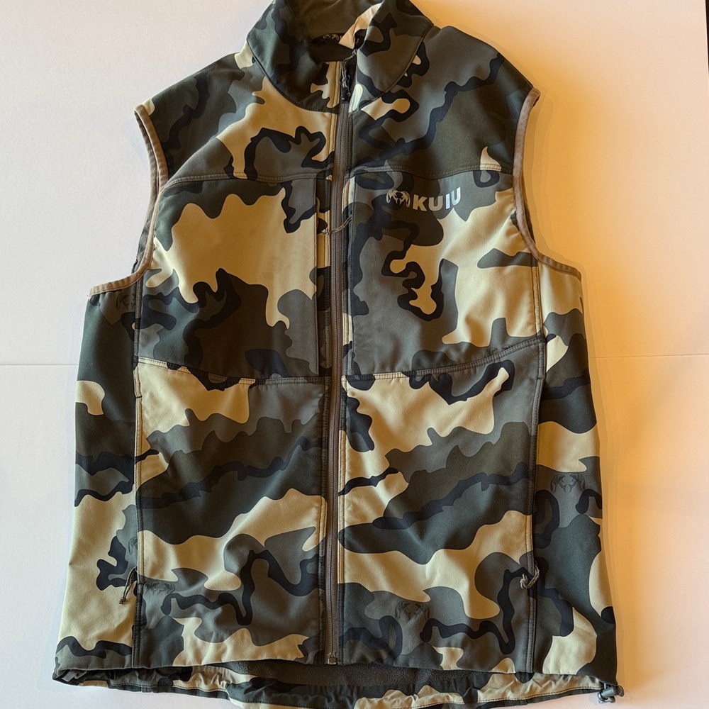 KUIU Camouflage Vest - Green and Brown
